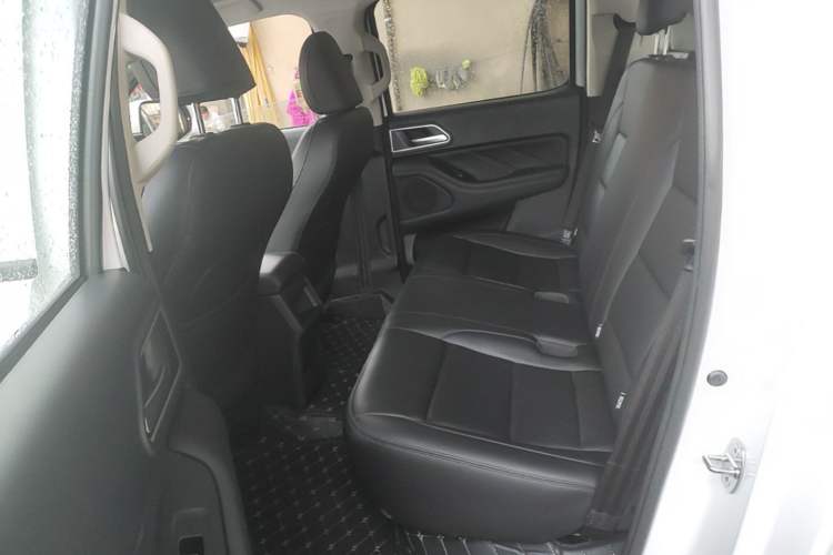 Used Great Wall Poer 2024 2.4T Commercial Version Automatic Diesel Two-Wheel Drive Elite Edition Left Rear Seat