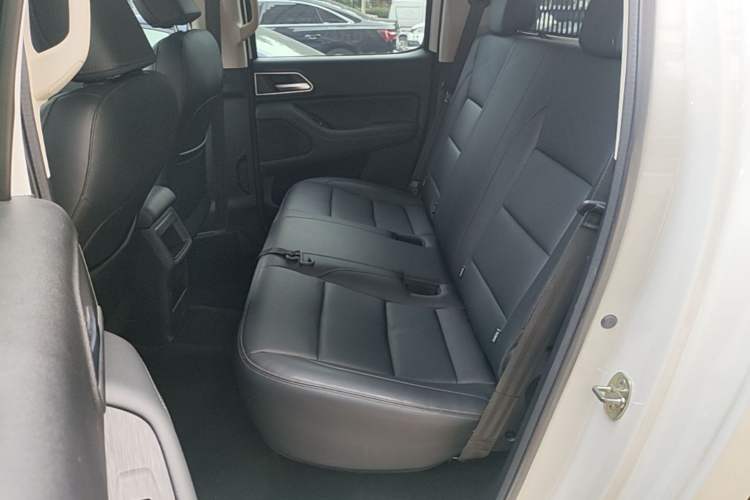 Used Great Wall Poer 2024 2.4T Commercial Version Automatic Diesel 4x4 Elite Edition Left Rear Seat