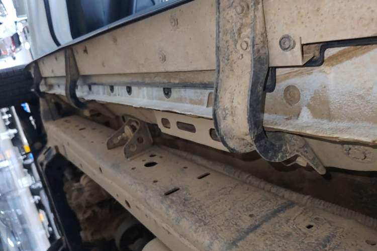 Used Great Wall Poer 2024 2.4T Commercial Version Automatic Diesel 4x4 Elite Edition Left Side Sill