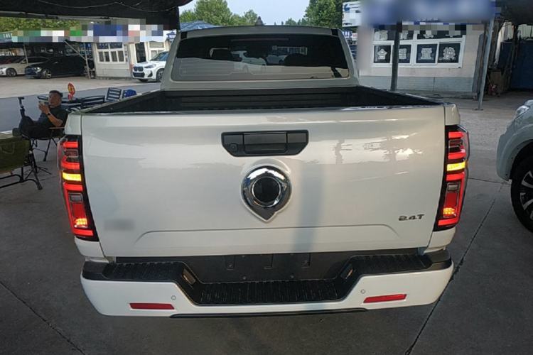 Used Great Wall Poer 2024 2.4T Passenger Version Automatic Diesel 4x4 Comfort Trim Rear