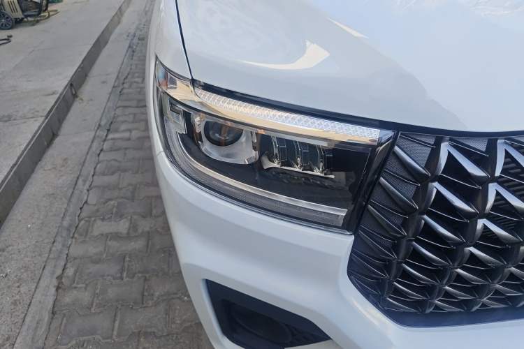 Used Great Wall Poer 2024 2.4T Commercial Version Automatic Diesel 4x4 Elite Edition Right Front Headlight