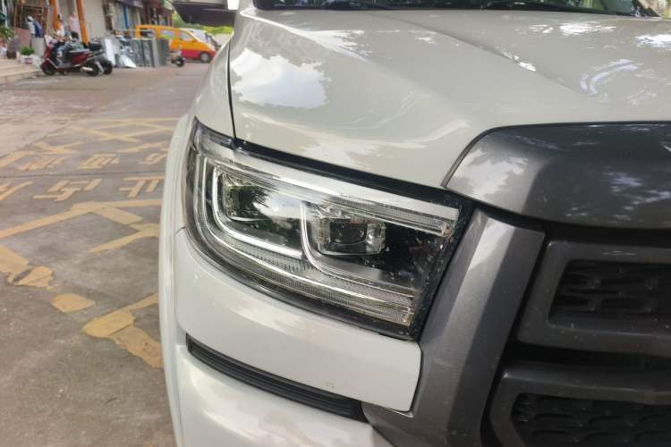 Used Great Wall Poer 2024 2.4T Passenger Version Automatic Diesel 4x4 Comfort Trim Right Front Headlight