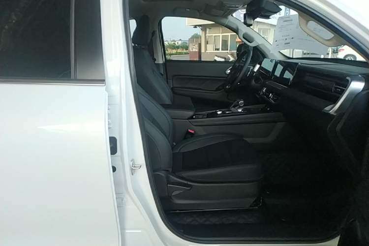 Used Great Wall Poer 2024 2.4T Passenger Version Automatic Diesel 4x4 Comfort Trim Right Front Seat