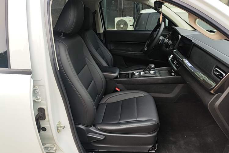 Used Great Wall Poer 2024 2.4T Commercial Version Automatic Diesel 4x4 Elite Edition Right Front Seat