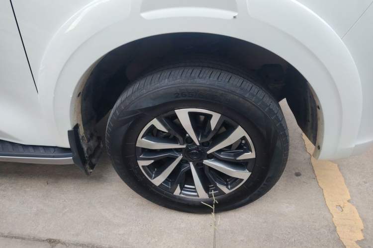 Used Great Wall Poer 2024 2.4T Passenger Version Automatic Diesel 4x4 Comfort Trim Right Front Wheel Hub