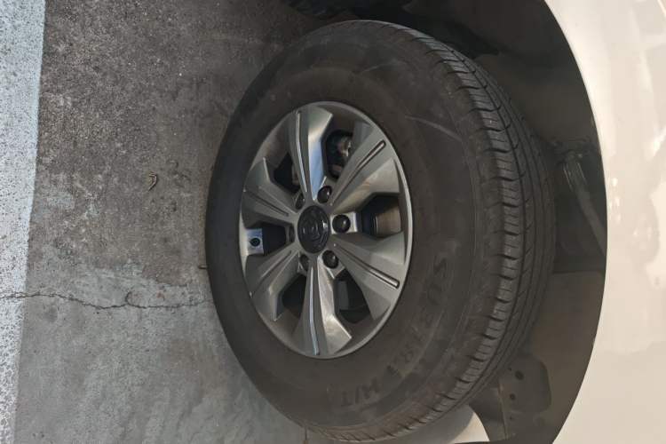 Used Great Wall Poer 2024 2.4T Commercial Version Automatic Diesel 4x4 Elite Edition Right Front Wheel Hub