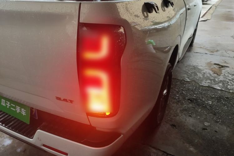 Used Great Wall Poer 2024 2.4T Commercial Version Automatic Diesel Two-Wheel Drive Elite Edition Right Rear Taillight