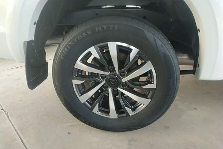 Used Great Wall Poer 2024 2.4T Passenger Version Automatic Diesel 4x4 Comfort Trim Right Rear Wheel Hub