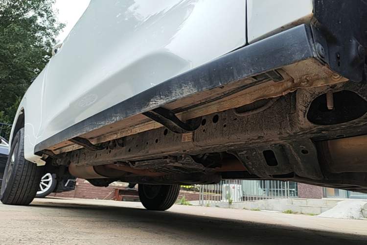 Used Great Wall Poer 2024 2.4T Commercial Version Automatic Diesel 4x4 Elite Edition Right Side Sill
