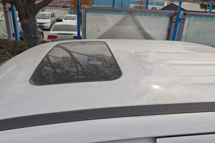 Used Great Wall Poer 2024 2.4T Passenger Version Automatic Diesel 4x4 Comfort Trim Roof
