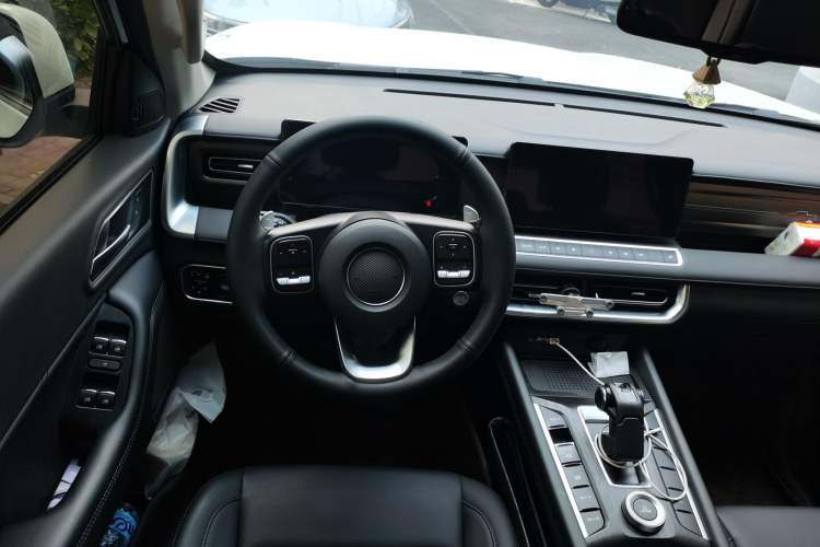 Used Great Wall Poer 2024 2.4T Passenger Version Automatic Diesel 4x4 Comfort Trim Steering Wheel