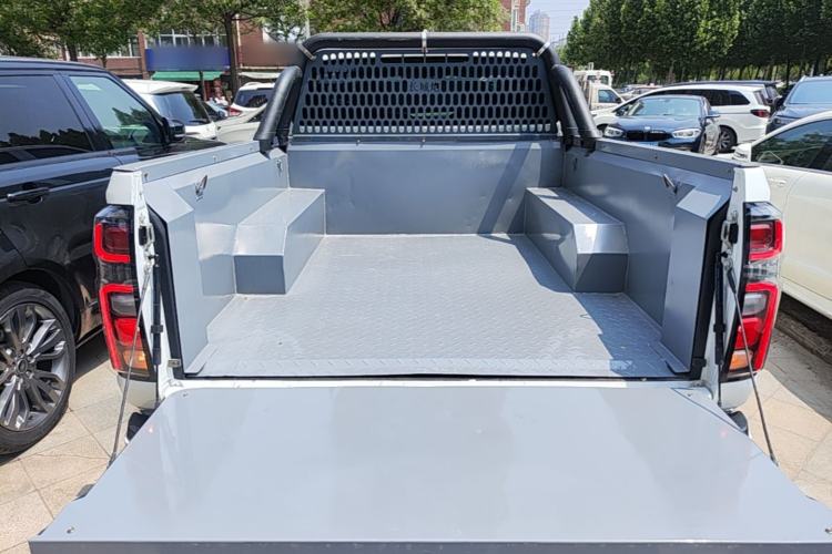 Used Great Wall Poer 2024 2.4T Commercial Version Automatic Diesel 4x4 Elite Edition Trunk