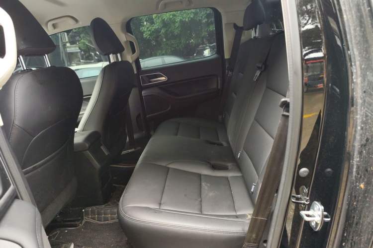 Used Great Wall Poer 2025 2.0T Commercial Pickup Truck Automatic Diesel 4x4 Comfort Edition Left Rear Seat