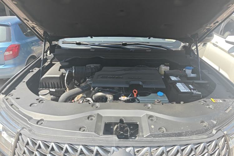 Used Great Wall Poer 2026 Model 2.4T Commercial Pickup Automatic Diesel Four-Wheel-Drive Elite Long-Box Engine Bay