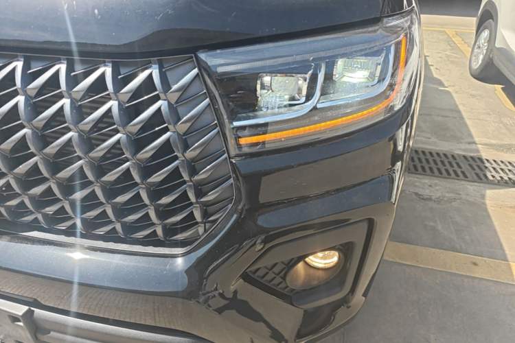 Used Great Wall Poer 2026 Model 2.4T Commercial Pickup Automatic Diesel Four-Wheel-Drive Elite Long-Box Left Front Headlight