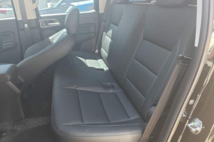Used Great Wall Poer 2026 Model 2.4T Commercial Pickup Automatic Diesel Four-Wheel-Drive Elite Long-Box Left Rear Seat