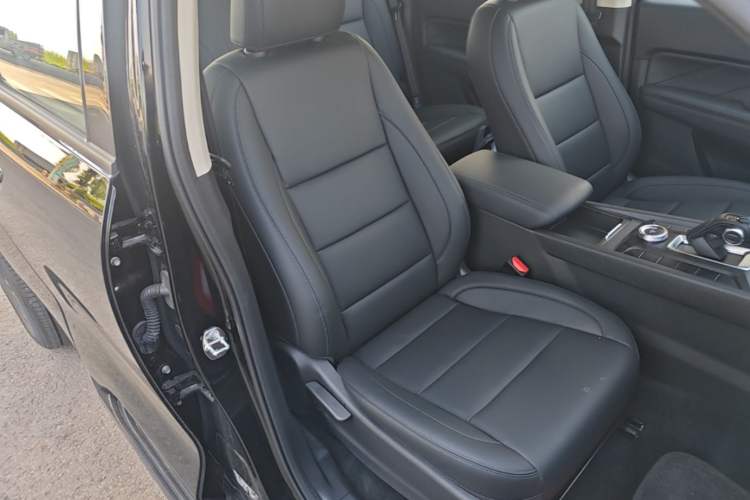 Used Great Wall Poer 2026 Model 2.4T Commercial Pickup Automatic Diesel Two-Wheel-Drive Elite Long-Box Right Front Seat