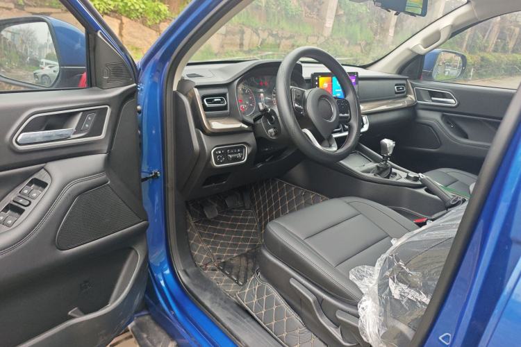 Used Great Wall Poer 2026 Model 2.4T Commercial Pickup Manual Diesel Four-Wheel-Drive Elite Long-Box Interior 3