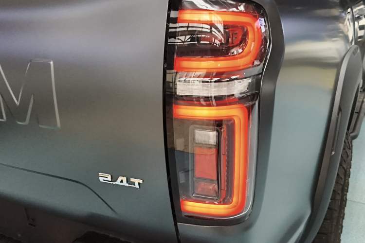 Used Great Wall Poer 2026 Model 2.4T Off-Road Pickup Automatic Diesel Four-Wheel-Drive High-End Version Exterior 3