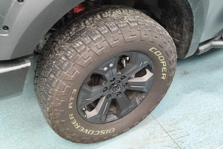 Used Great Wall Poer 2026 Model 2.4T Off-Road Pickup Automatic Diesel Four-Wheel-Drive High-End Version Exterior 4