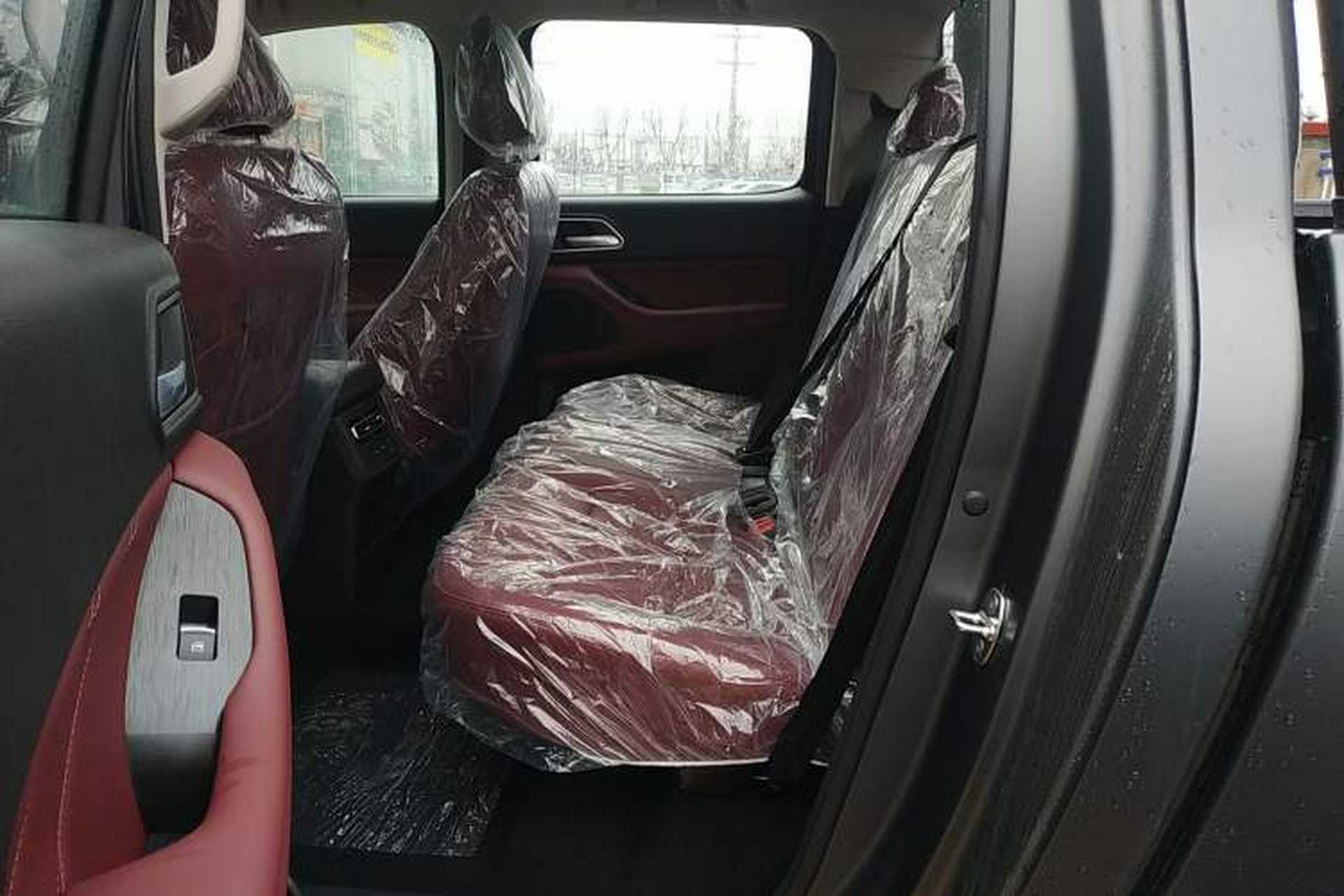 Used Great Wall Poer 2026 Model 2.4T Off-Road Pickup Automatic Diesel Four-Wheel-Drive High-End Version Left Rear Seat