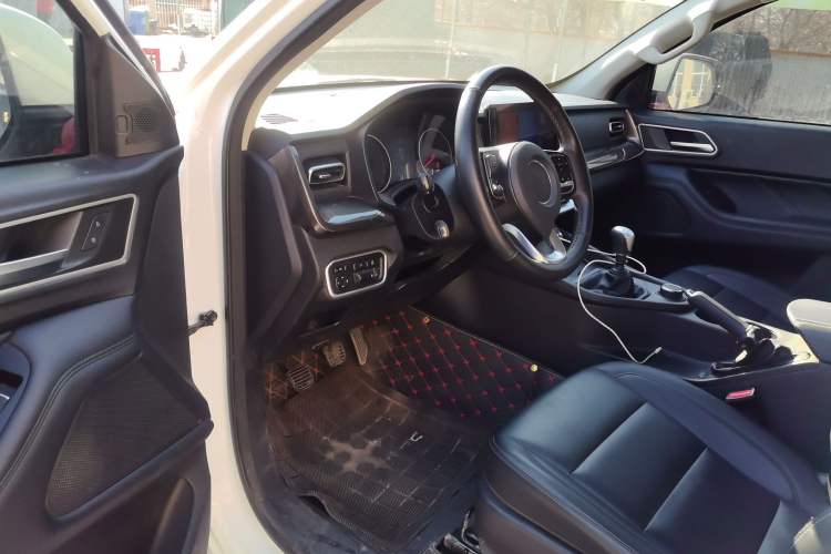 Used Great Wall Poer 2026 Model 2.4T Commercial Cannon Manual Diesel Four-Wheel Drive High-Cold Version Driver Seat
