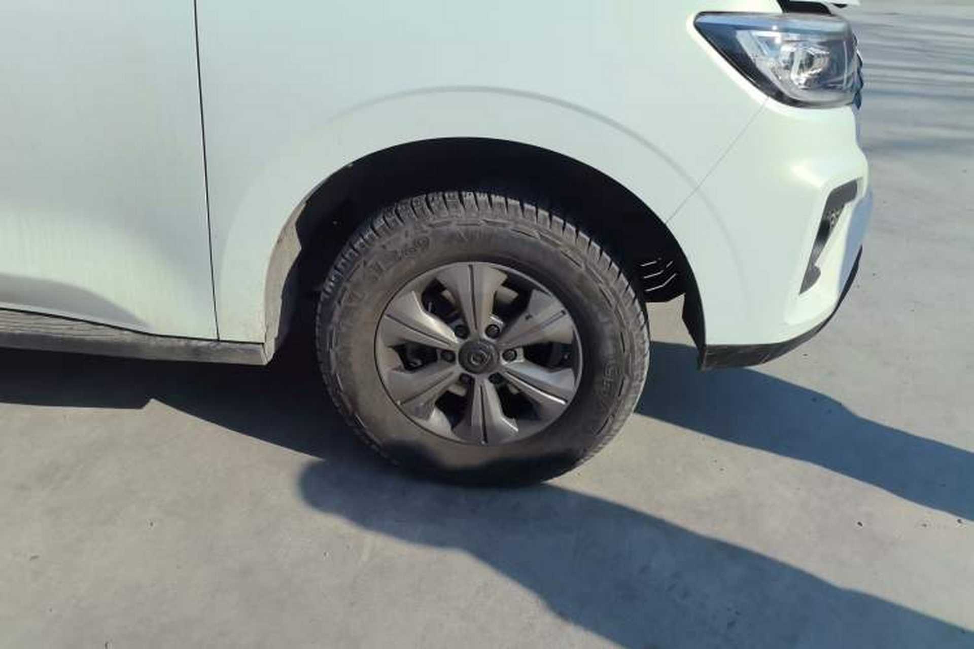 Used Great Wall Poer 2026 Model 2.4T Commercial Cannon Manual Diesel Four-Wheel Drive High-Cold Version Right Front Wheel Hub