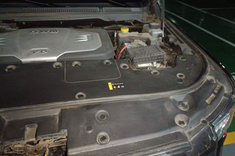 Used Great Wall Shanhai Poer 2023 3.0T V6 Gasoline Luxury Towing Edition Engine Bay Left