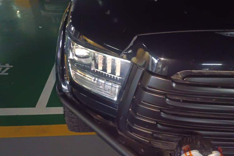 Used Great Wall Shanhai Poer 2023 3.0T V6 Gasoline Luxury Towing Edition Right Front Headlight