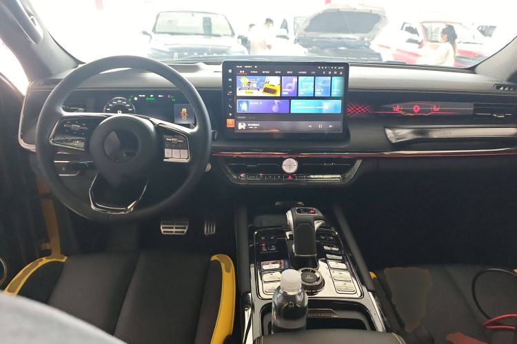 Used Great Wall Shanhai Poer 2023 3.0T V6 Gasoline Performance Edition Center Console