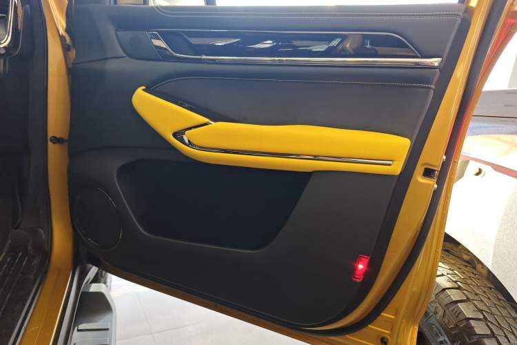 Used Great Wall Shanhai Poer 2023 3.0T V6 Gasoline Performance Edition Right Front Door Interior