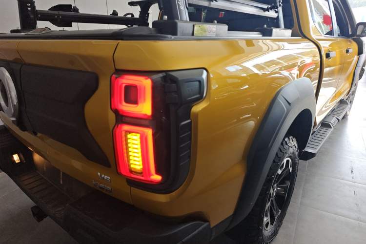 Used Great Wall Shanhai Poer 2023 3.0T V6 Gasoline Performance Edition Right Rear Taillight