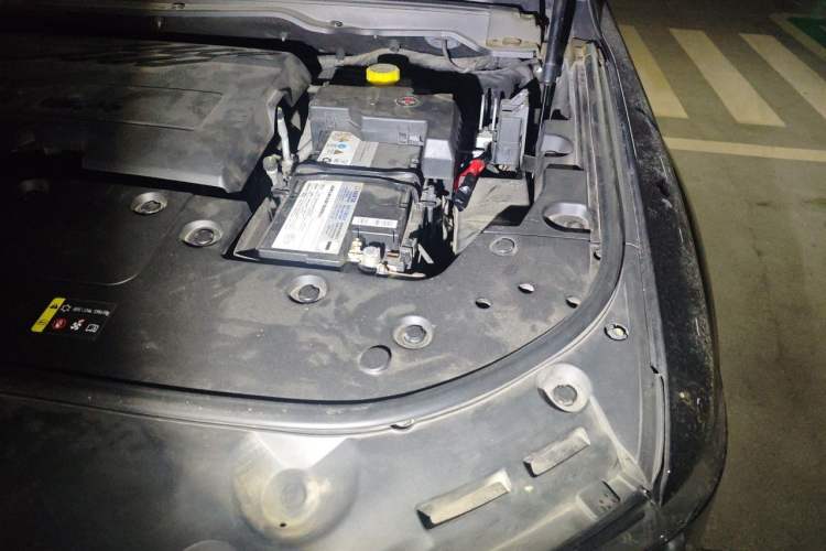 Used Great Wall Shanhai Poer 2023 2.4T Diesel Max-Enjoy Towing Edition Engine Bay Left