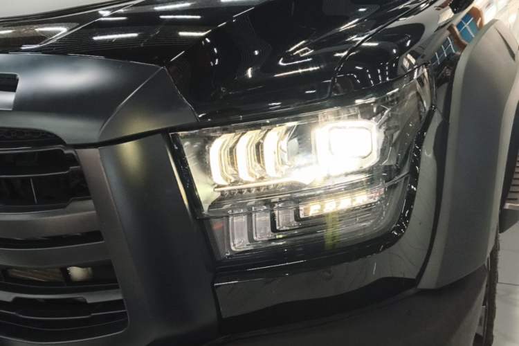 Used Great Wall Shanhai Poer 2023 3.0T V6 Gasoline Performance Edition Left Front Headlight