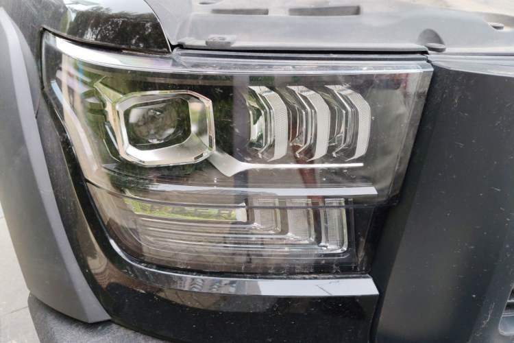 Used Great Wall Shanhai Poer 2023 3.0T V6 Gasoline Performance Edition Right Front Headlight