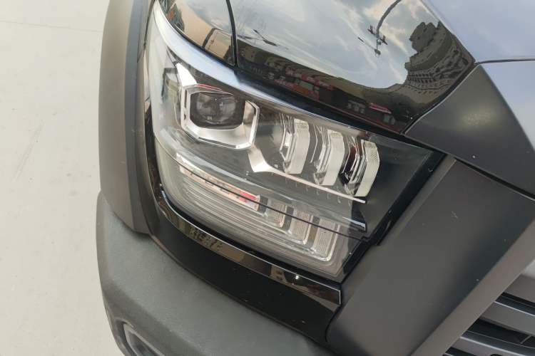 Used Great Wall Shanhai Poer 2023 3.0T V6 Gasoline Performance Edition Right Front Headlight