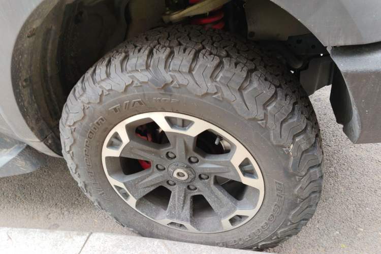 Used Great Wall Shanhai Poer 2023 3.0T V6 Gasoline Performance Edition Right Front Wheel Hub