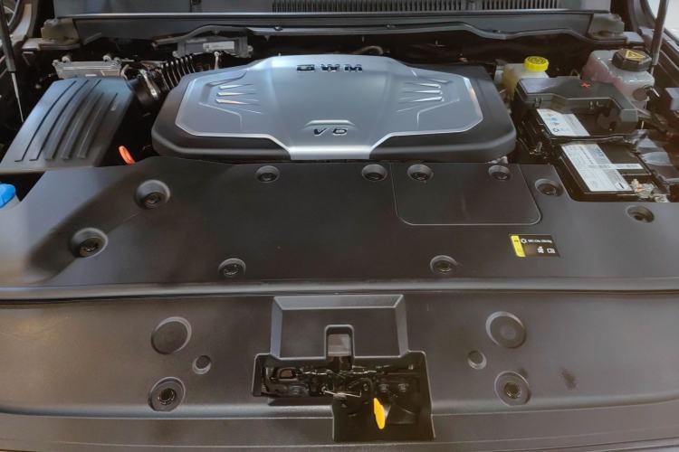 Used Great Wall Shanhai Poer 2023 3.0T V6 Gasoline Extreme Edition Engine Bay
