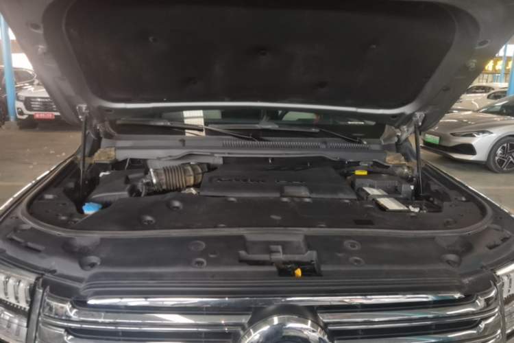 Used Great Wall Shanhai Poer 2023 2.4T Diesel Luxury Edition Engine Bay