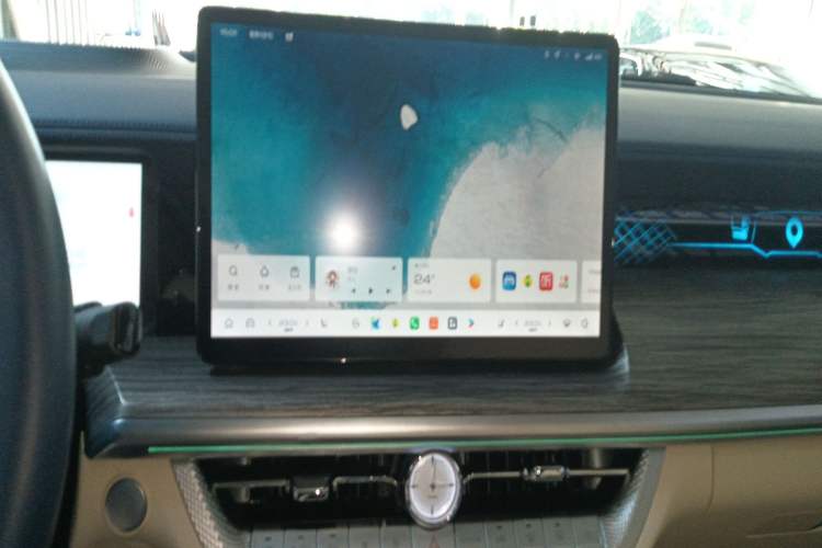 Used Great Wall Shanhai Poer 2023 2.4T Diesel Luxury Edition Audio And AC Panel