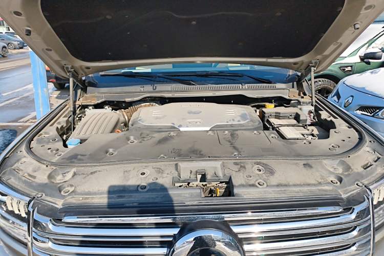 Used Great Wall Shanhai Poer 2023 3.0T V6 Gasoline Luxury Towing Edition Engine Bay