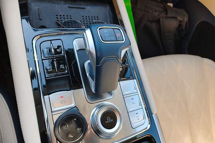 Used Great Wall Shanhai Poer 2023 3.0T V6 Gasoline Luxury Towing Edition Gear Lever