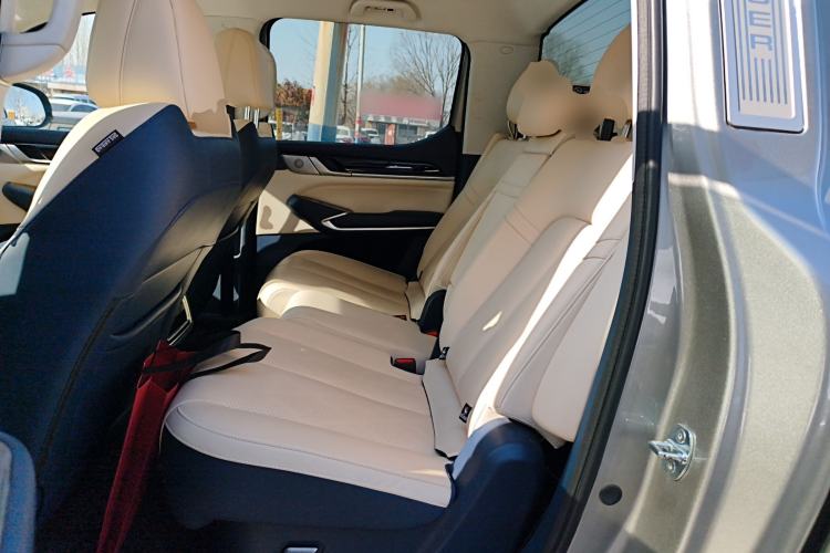 Used Great Wall Shanhai Poer 2023 3.0T V6 Gasoline Luxury Towing Edition Interior 4