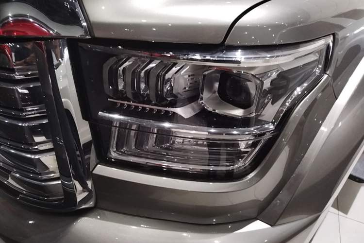 Used Great Wall Shanhai Poer 2023 3.0T V6 Gasoline Extreme Edition Left Front Headlight