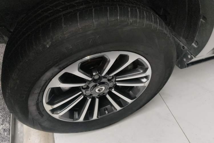Used Great Wall Shanhai Poer 2023 2.4T Diesel Max-Enjoy Towing Edition Left Front Wheel Hub