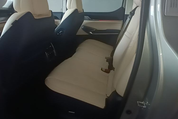 Used Great Wall Shanhai Poer 2023 3.0T V6 Gasoline Extreme Trail Edition Left Rear Seat