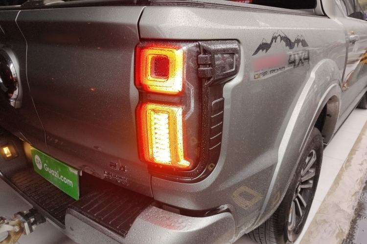 Used Great Wall Shanhai Poer 2023 2.4T Diesel Max-Enjoy Towing Edition Right Rear Taillight