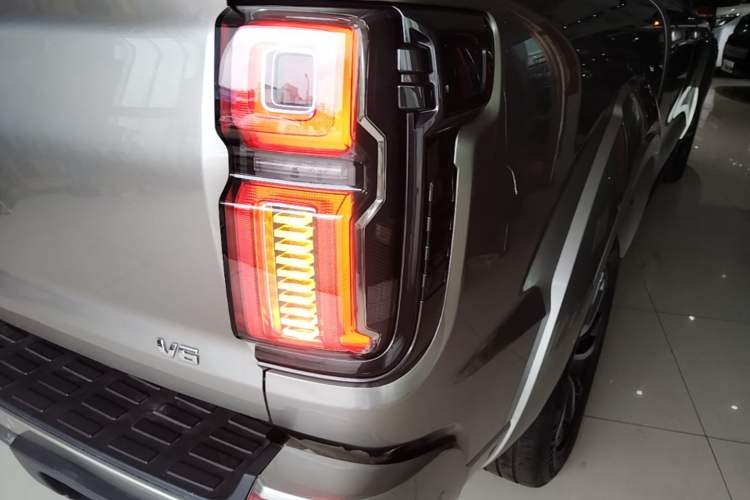 Used Great Wall Shanhai Poer 2023 3.0T V6 Gasoline Extreme Edition Right Rear Taillight