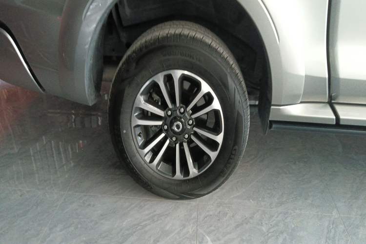 Used Great Wall Shanhai Poer 2023 2.4T Diesel Luxury Edition Right Rear Wheel Hub