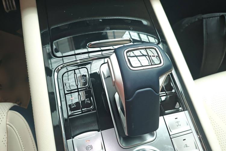 Used Great Wall Shanhai Poer 2023 2.4T Diesel Luxury Edition Gear Lever